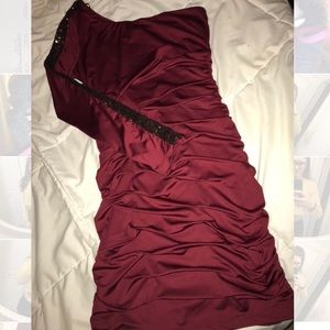 Maroon one sleeved dress